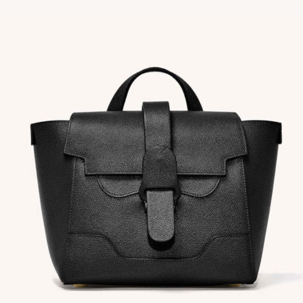 Senreve Mini Maestra black in color